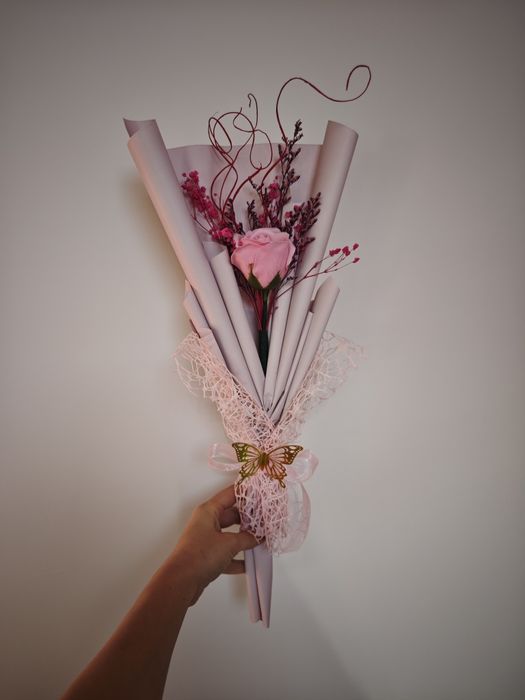 Мече от рози и букети