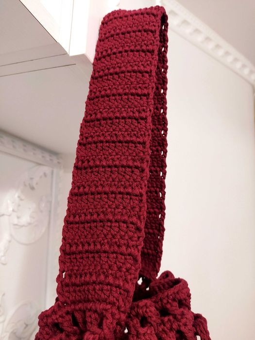 Плетена чанта за рамо - тип торба