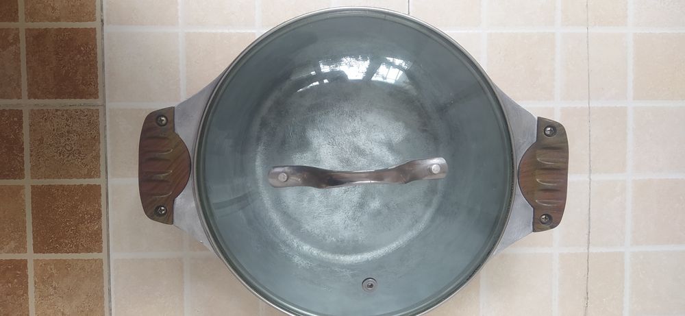 Казан  5литров индукционный.