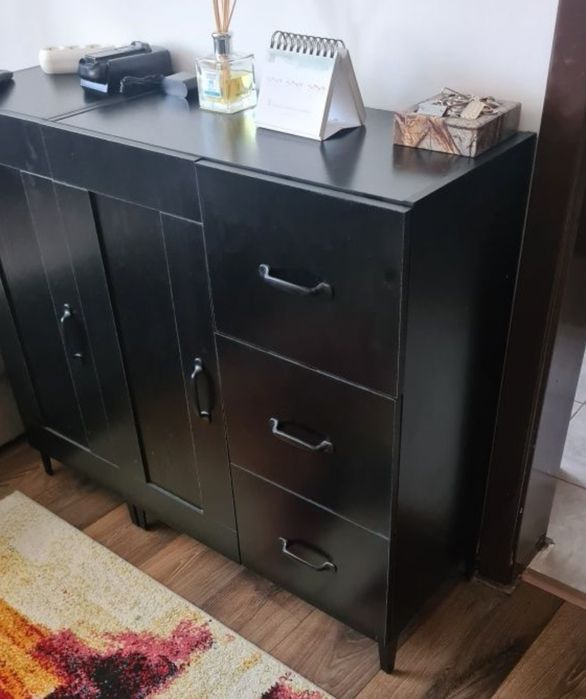 Comodă neagră din 2 corpuri alăturate