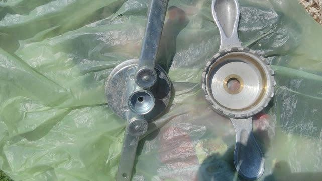 Затварачка за буркани и бутилки