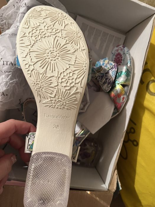 Обувки/ Laura Vita Сандали Framboiseo 16 Цветен