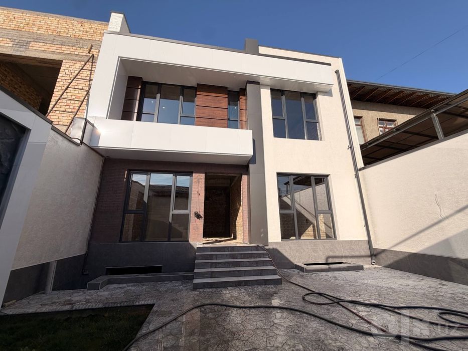 Евро Хайтек Юнусобод  Катта Хасанбойда 3 сотих коробка сотилади