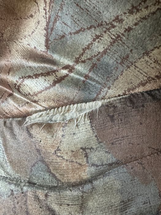 Кресло с велур и дърво