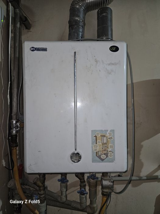 Продам настенную печку 250 кв