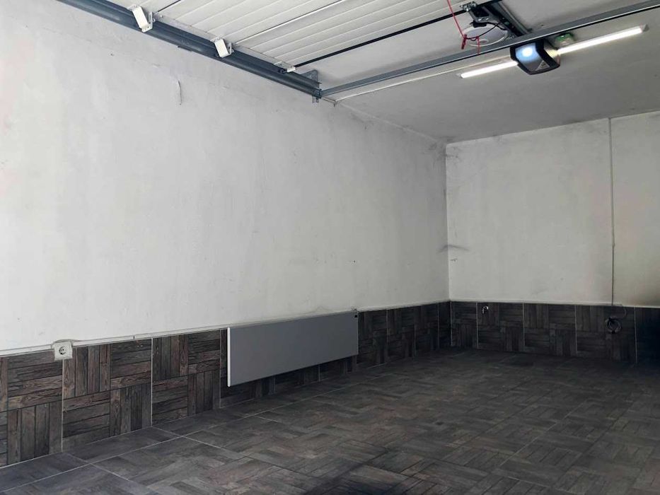 Дава се под наем Гараж / Паркомясто в Пловдив, Кючук Париж - 18 кв.м за 125 € - Снимка #1