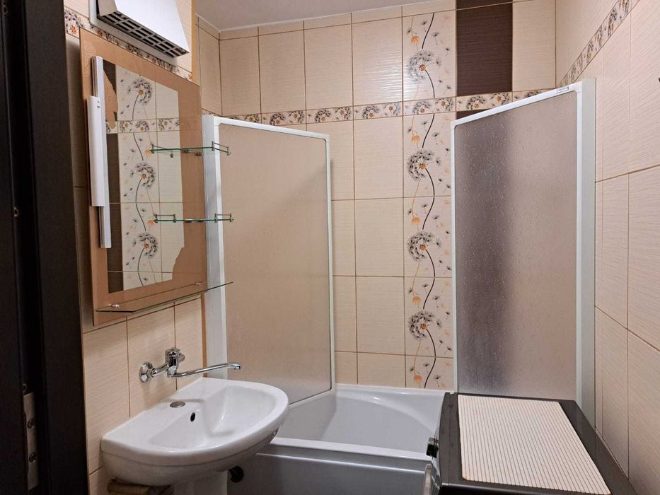 Inchiriez apartament