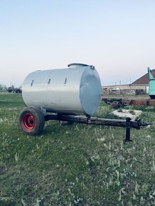 Продам 3-х кубовую бочку