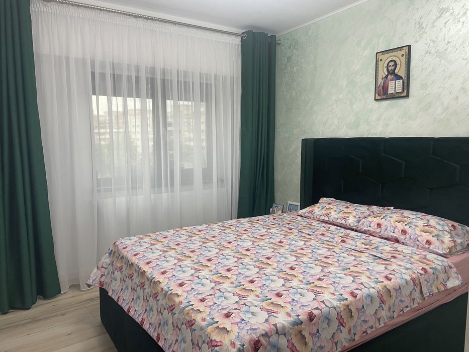 Vand ap 4 camere lux in Buzau,centru