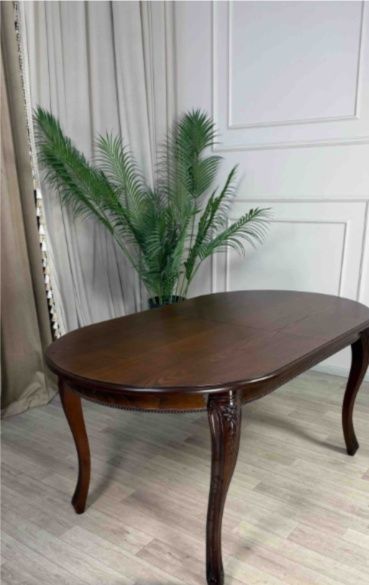 Деревянный кухонный стол