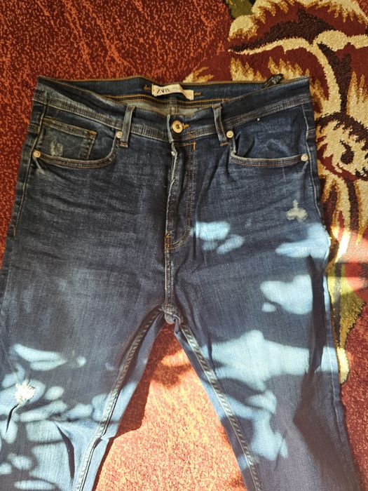 Blugi hollister levis zara la pret imbatabil