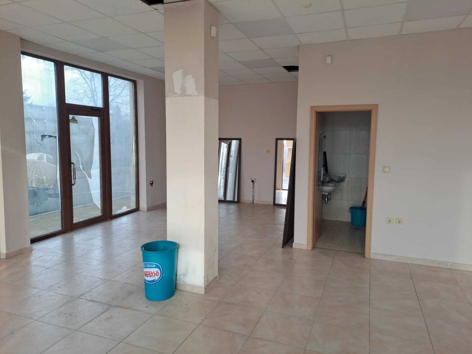 Дава се под наем Магазин в Смолян, Стар център - 78 кв.м за 765 € - Снимка #5