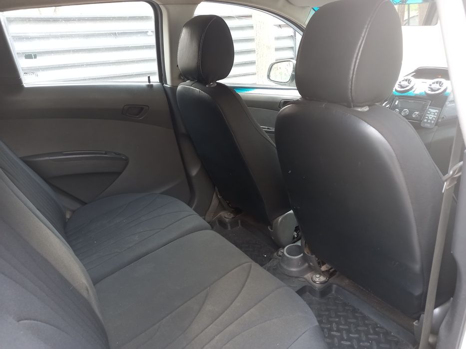 Продаю Спарк срочно