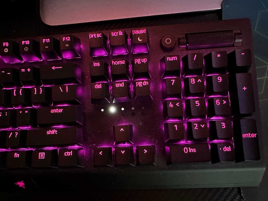 Геймърска клавиатура Razer BlackWidow V3, черен