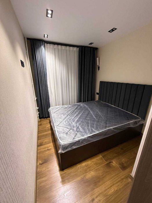 Улица Бабура,ТЦ Next  1в2/4/4  35м²  1-линия с видом на главную дорогу