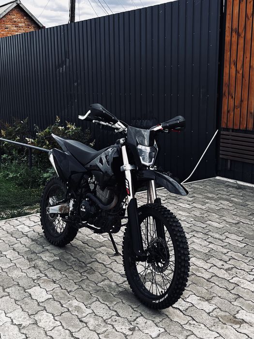 Продам мотоцикл Ular m7 250