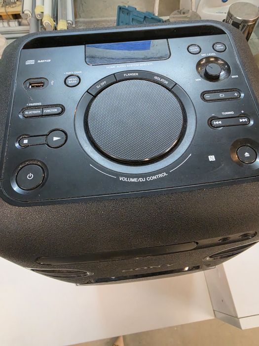 Мощна аудио система Sony MHC-V11 – Bluetooth, Караоке и Уникален Бас