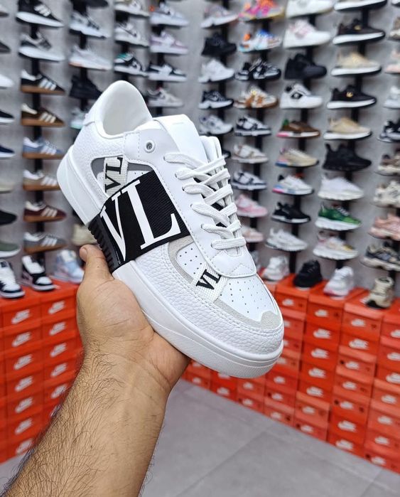 Valentino VL7N Low-Top – White Sneakers
