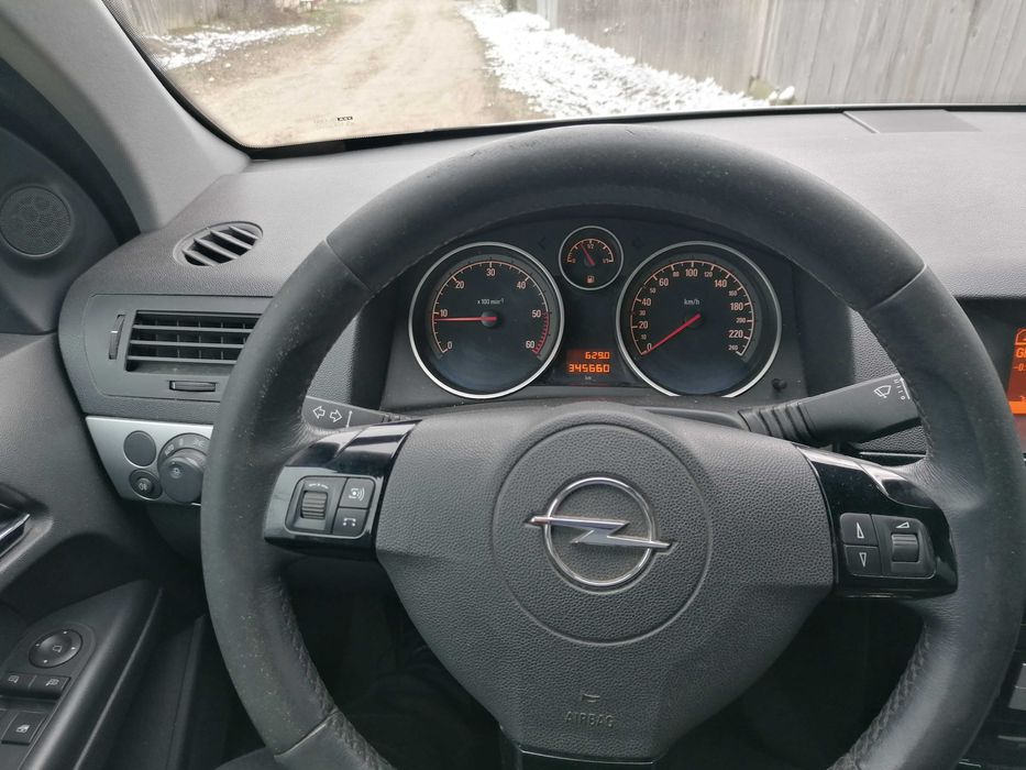 Opel Astra H, an 2011. Motor 1.7 CDTI