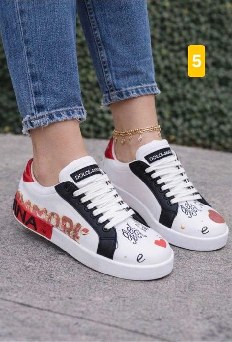 Adidași damă, modele noi