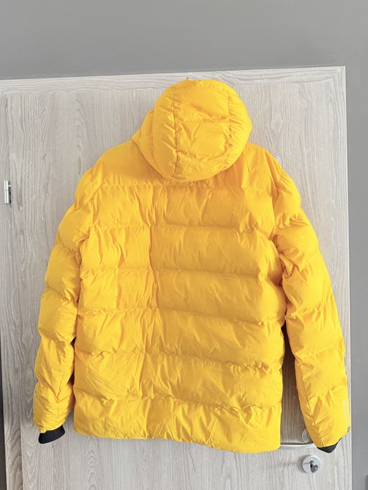 Superdry geaca barbateasca cu vatelina culoare galbena marimea M in stare foarte buna
