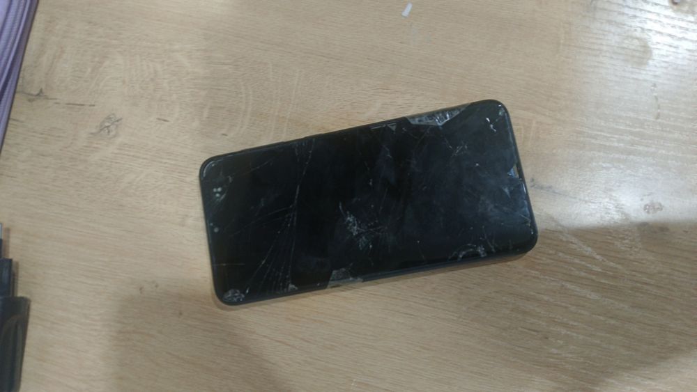 Samsung A10 2/32гб