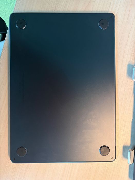 MacBook Air M2 13-Inch / 24GB RAM / 'Midnight'