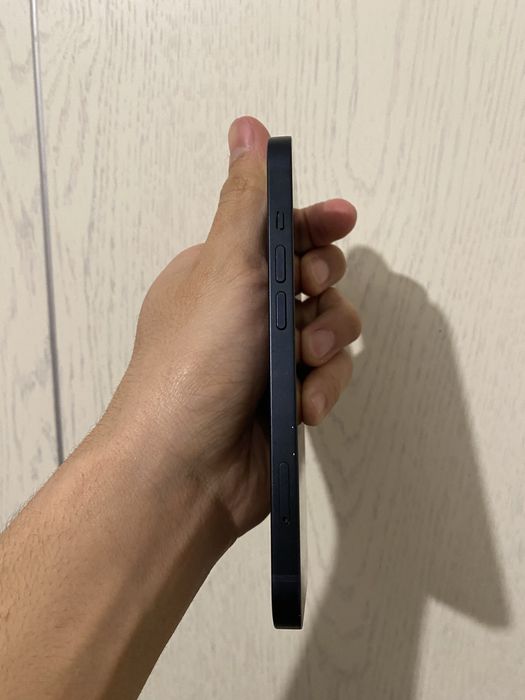 Продам iPhone 13 128gb в идеальном состоянии