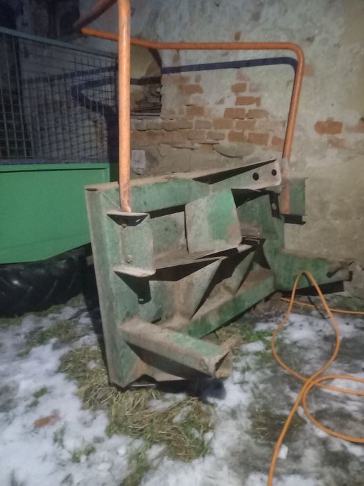 Vând spaegator lemne pentru tractor