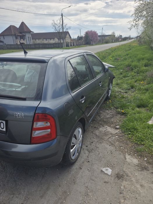 Skoda fabia 1.4 16 valve avariată  față.Motor funcțional!