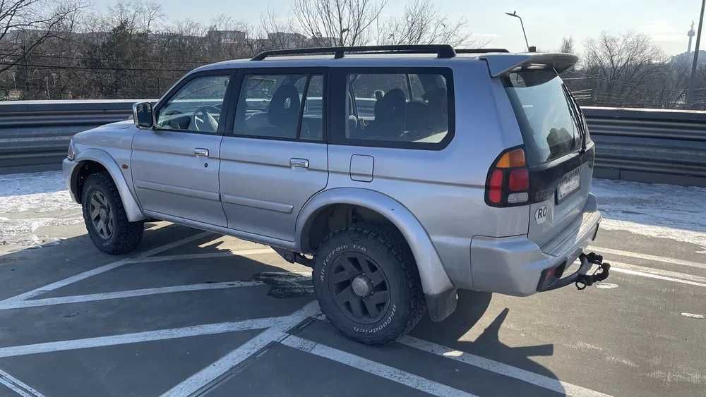 Mitsubishi Pajero Sport 4x4  2,5D,   7000 Euro +TVA