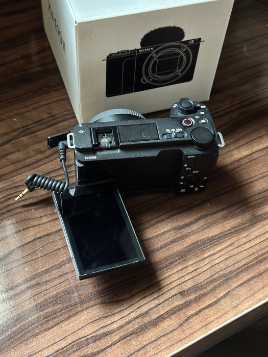 Sony ZV-E10 ll .
