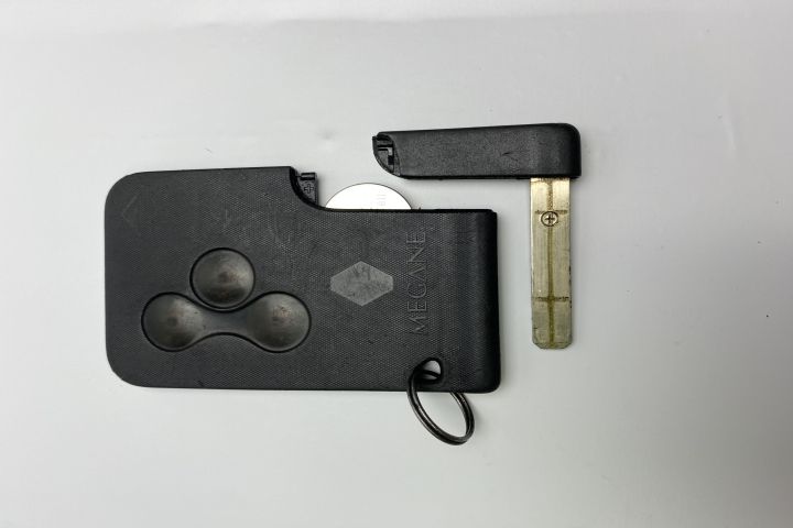 Cartela cu telecomanda Renault Megane  seria