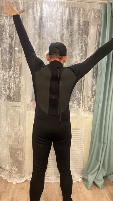 Новый гидрокостюм3/2мм