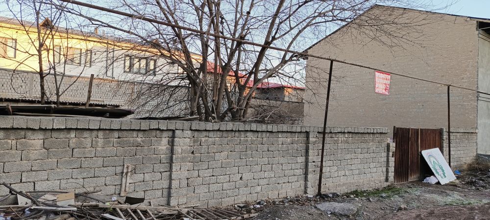 Yer (ер) sotiladi Kadastr (vremyanka) bor, 4 sotix, 20m*20m, gaz,suv,s