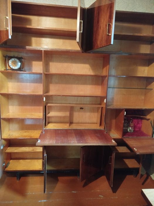 Сервант б/у Раритетный. Импортного производства.