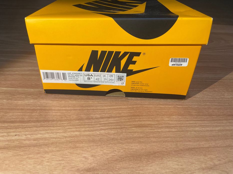 Size 42 EU - Jordan 1 Retro OG High Yellow Toe