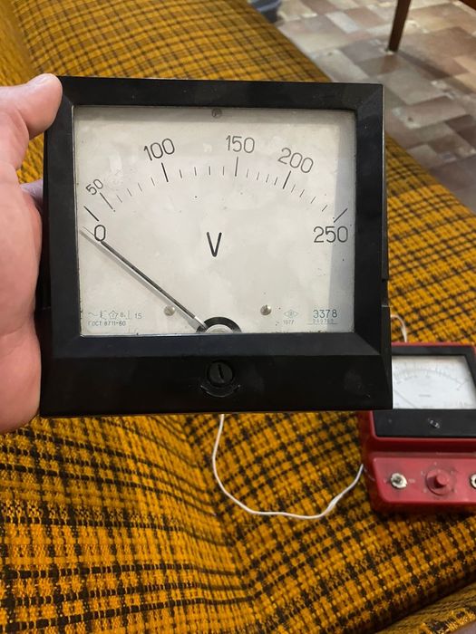 вольтметр