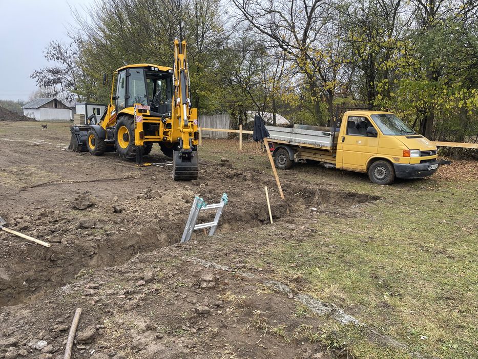 Inchiriez buldoexcavator ,picon,cupa multifuncțională, lame paleti etc