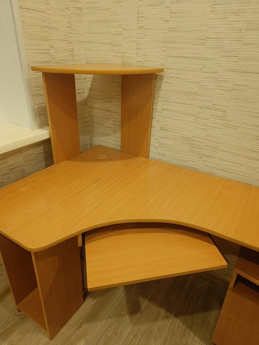 Продам ученический стол
