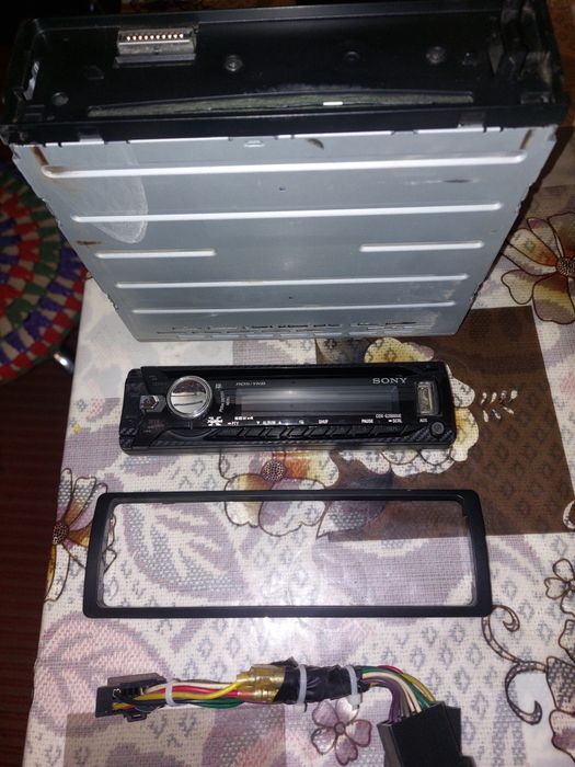 Продам автомагнитоллу sony