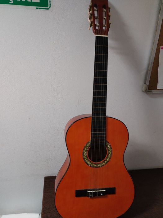 Chitara flame în perfecta stare