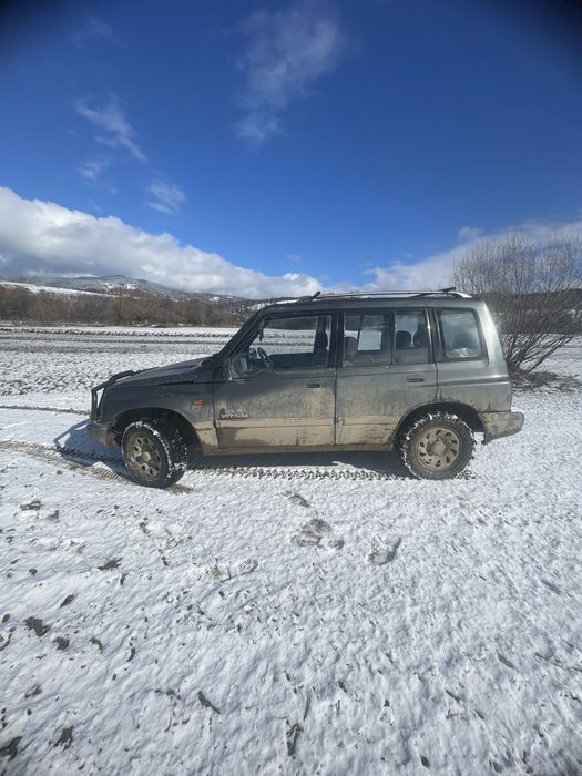 Vând Suzuki vitara