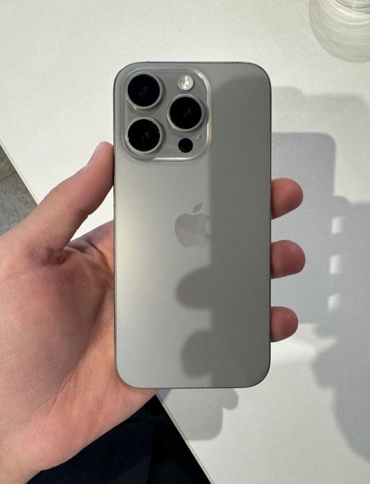 Iphone 15 pro natural