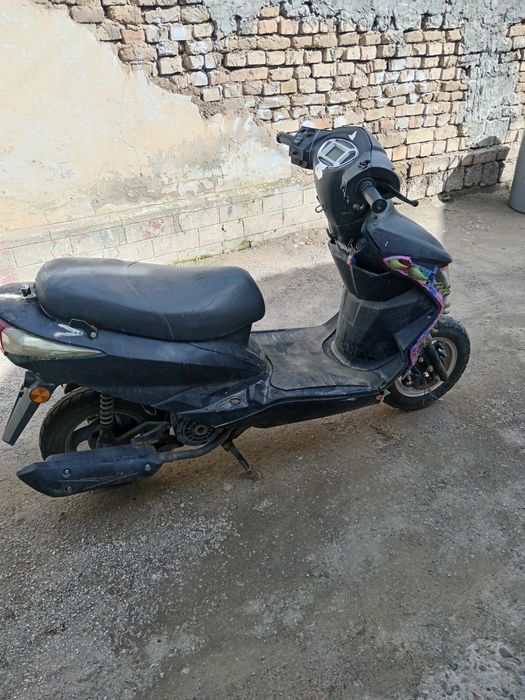 Продаеца мото скутер