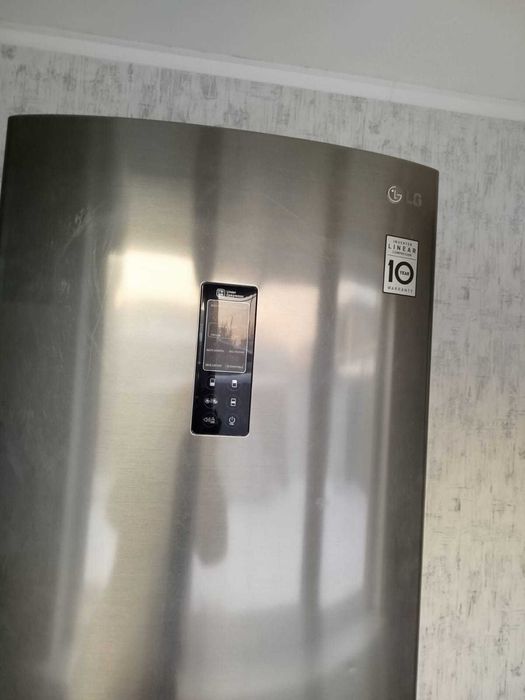 Продам Холодильник LG