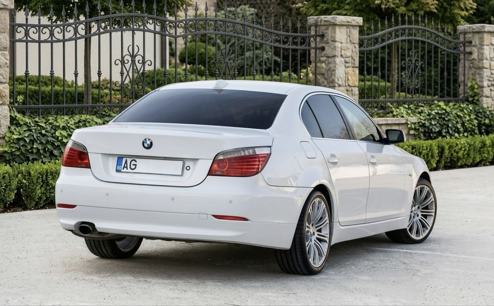 BMW Seria 5 E60 LCi/ 520d/ 2.0 diesel/ 2008 177cp/ Navi Mare/ Înmatriculat