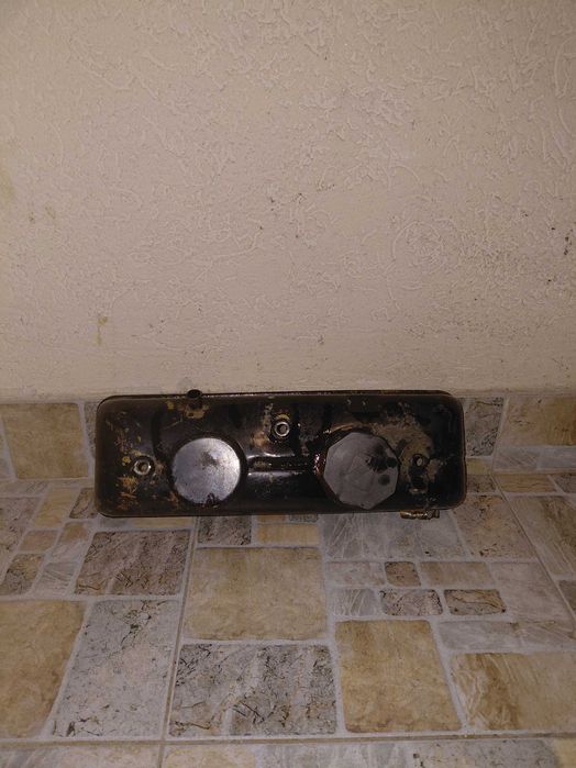 Capacul culbutorilor dacia papuc 1.6 benzina
