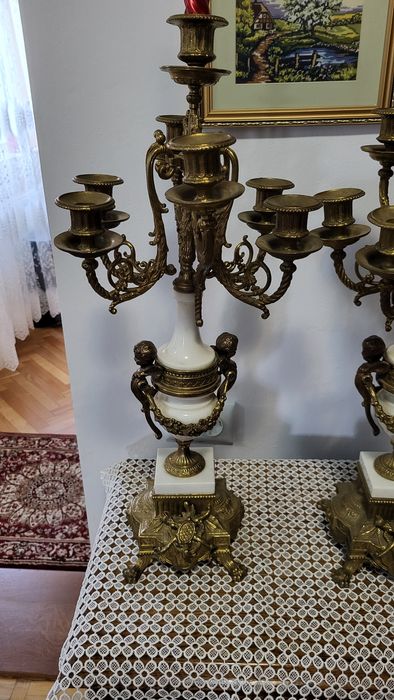 Ceas imperial de semineu cu doua sfetnice