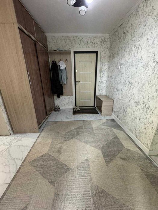 Продам  4 ком в 19 мкр